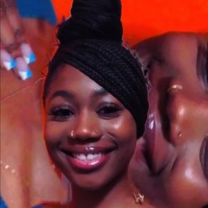 Meet your Posher, Mēl 🦋